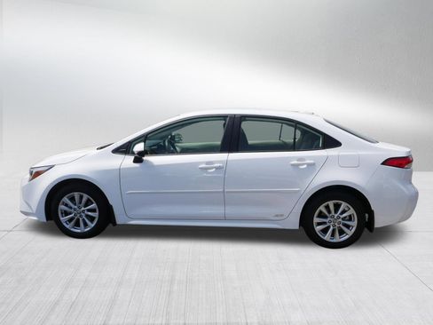 Used 2023 Toyota Corolla LE w/ LE Convenience Package AWD/4WD image 4