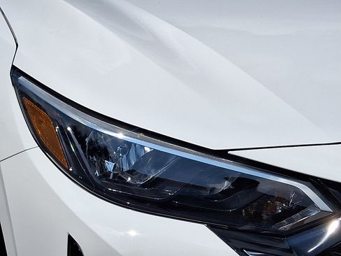 Used 2025 Nissan Sentra S FWD image 9