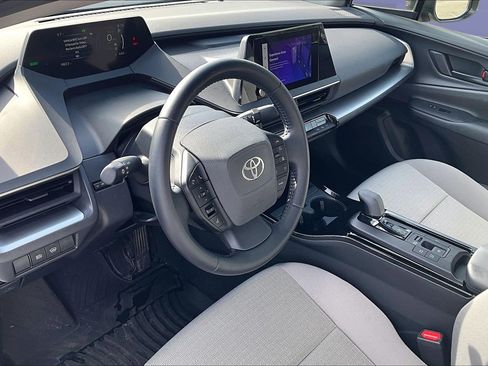 Used 2024 Toyota Prius LE AWD/4WD image 17
