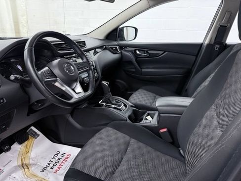 Used 2021 Nissan Rogue Sport SV FWD image 17