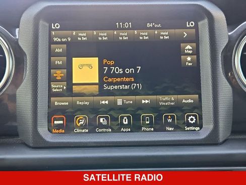 Used 2022 Jeep Wrangler Unlimited Sahara AWD/4WD image 26