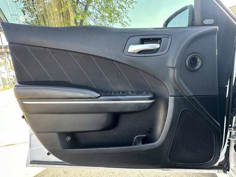 Used 2018 Dodge Charger R/T Scat Pack RWD image 22