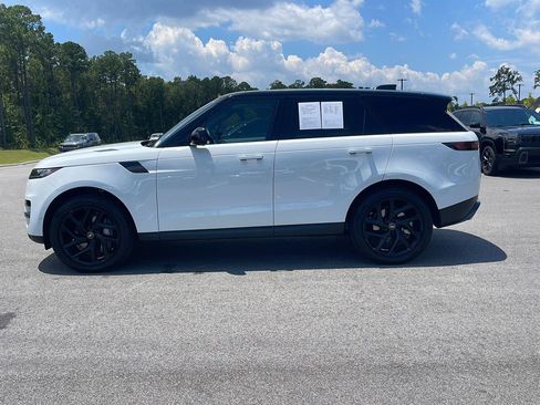 Used 2024 Land Rover Range Rover Sport SE AWD/4WD image 4