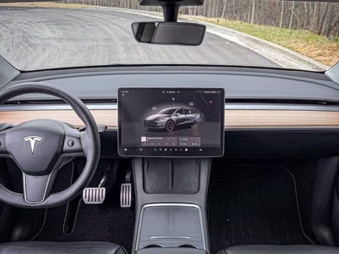 Used 2023 Tesla Model Y Performance image 23