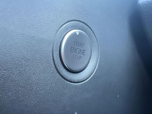 Used 2023 Volkswagen ID.4 Pro image 25