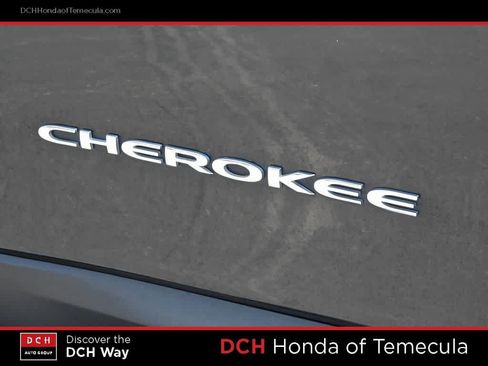 Used 2016 Jeep Cherokee Latitude w/ Comfort/Convenience Group FWD image 7