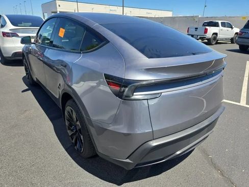 Used 2026 Tesla Model Y AWD image 3