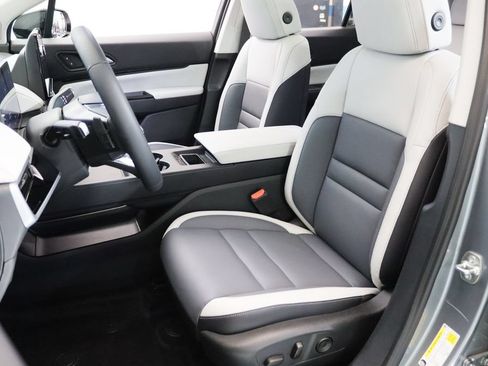 Used 2025 Honda Prologue Touring image 2