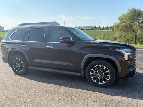 Used 2024 Toyota Sequoia Limited AWD/4WD image 3