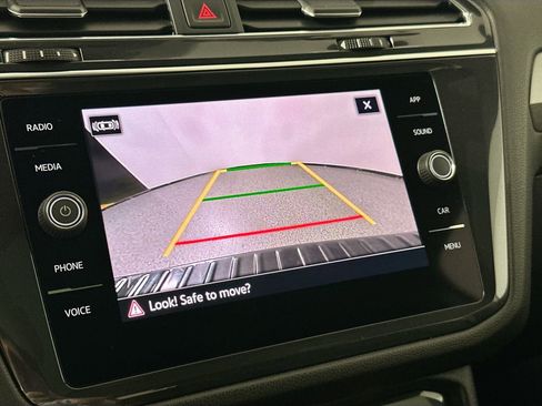 Certified 2023 Volkswagen Tiguan SE R-Line image 12