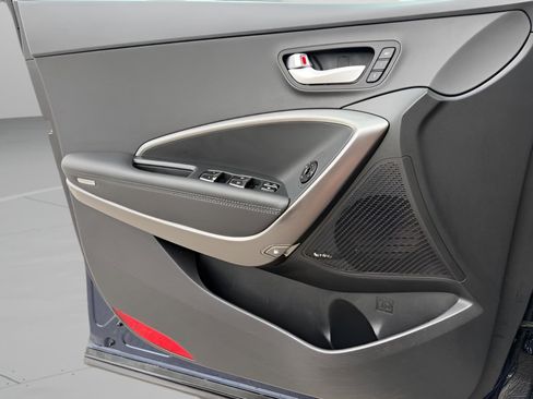 Used 2018 Hyundai Santa Fe Sport image 22