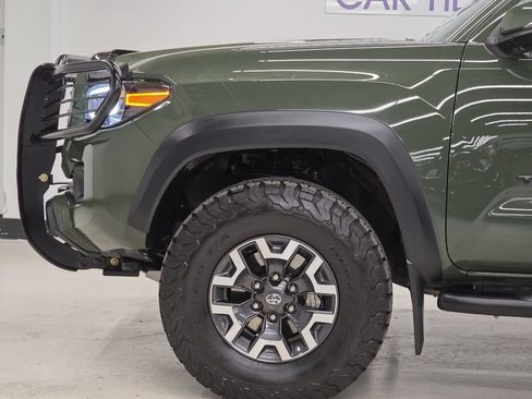Used 2021 Toyota Tacoma TRD Off-Road w/ Technology Package AWD/4WD image 42