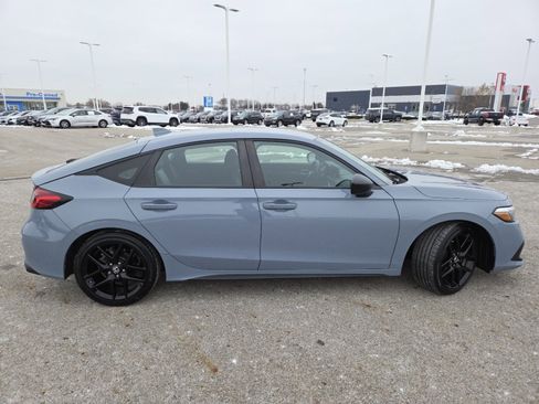 Used 2023 Honda Civic Sport image 18