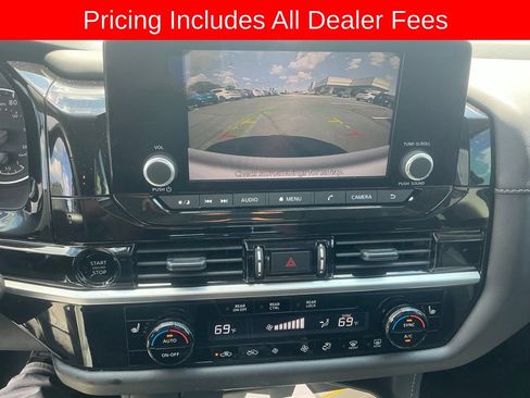 Used 2025 Nissan Pathfinder SV FWD image 16