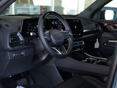 New 2026 Chevrolet Traverse Z71 w/ Enhanced Driving Package image 9