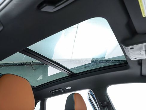 New 2026 Volkswagen Tiguan SEL R-Line AWD/4WD image 37