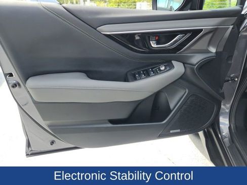 Used 2025 Subaru Outback Onyx Edition image 32