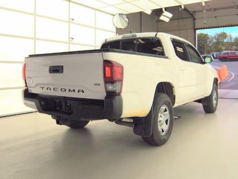 Used 2021 Toyota Tacoma SR AWD/4WD image 4