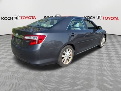 Used 2014 Toyota Camry XLE image 8