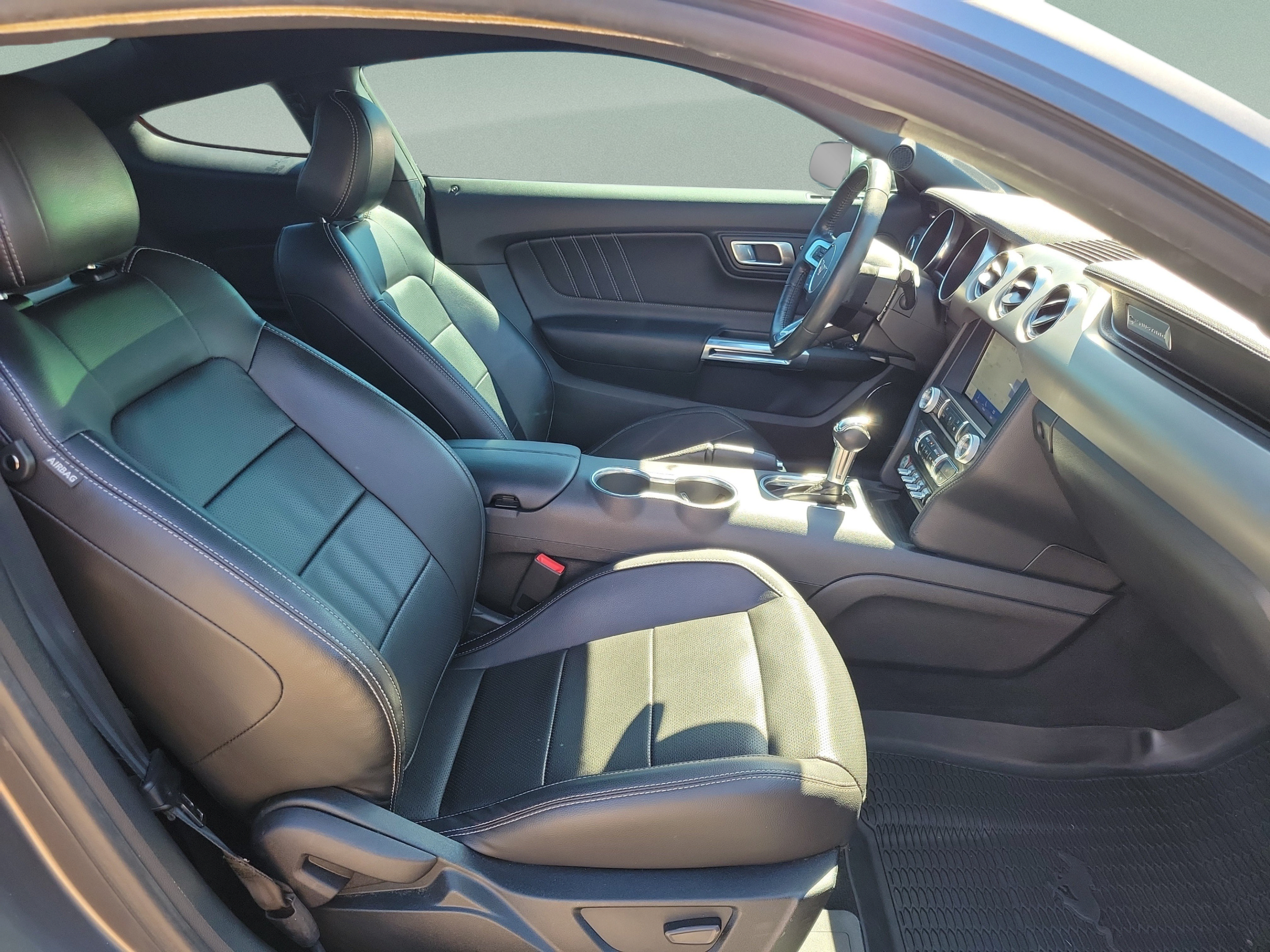 Used 2022 Ford Mustang Premium RWD image 28