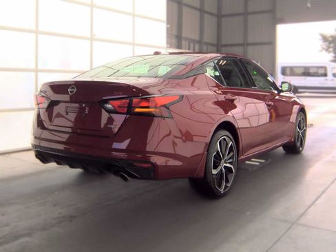 Used 2025 Nissan Altima 2.5 SR AWD/4WD image 3