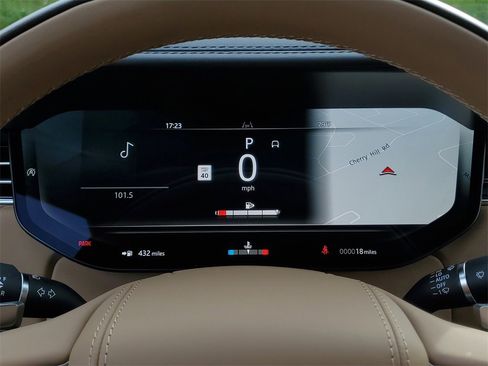 New 2025 Land Rover Range Rover SE image 13