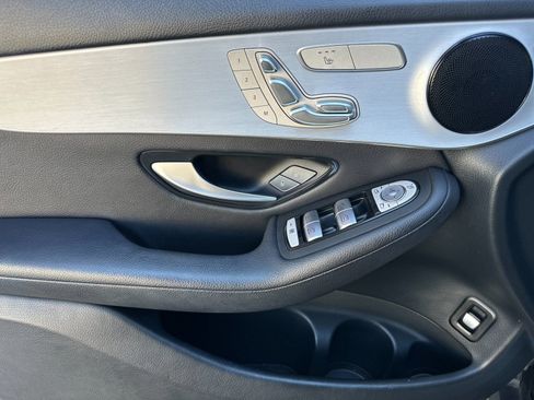Used 2022 Mercedes-Benz GLC 300 image 11