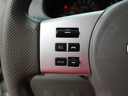 Used 2019 Nissan Frontier SV AWD/4WD image 6