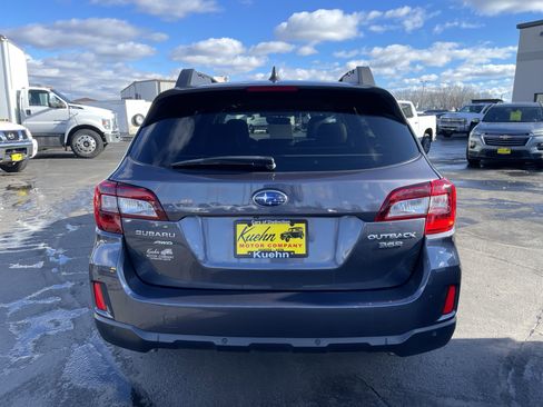 Used 2017 Subaru Outback 3.6R Limited image 7