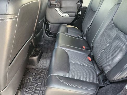 Certified 2015 Jeep Wrangler Unlimited Sahara image 31