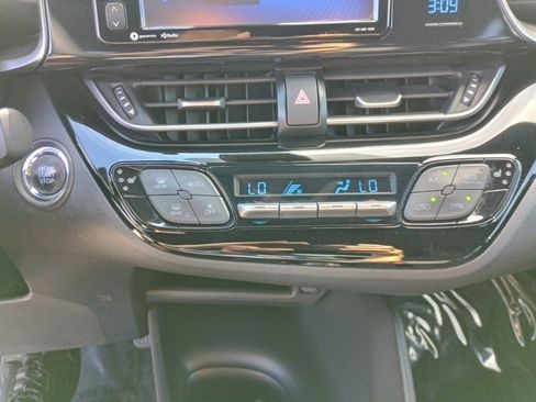 Used 2018 Toyota C-HR XLE image 28