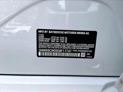 Used 2025 BMW 330i Sedan w/ Premium Package image 32