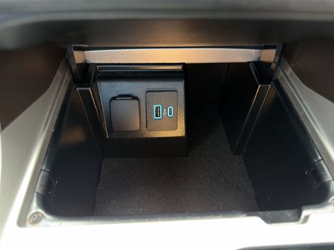 Used 2023 Ford Explorer King Ranch w/ Technology Package RWD image 22