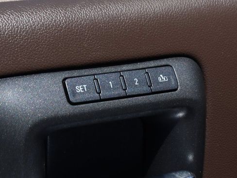 Used 2015 GMC Sierra 2500 Denali w/ Duramax Plus Package AWD/4WD image 18