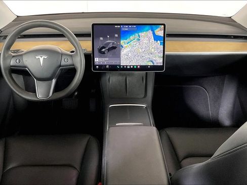 Used 2024 Tesla Model Y 2WD image 14
