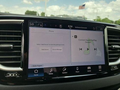 Used 2025 Chrysler Pacifica Select FWD image 13
