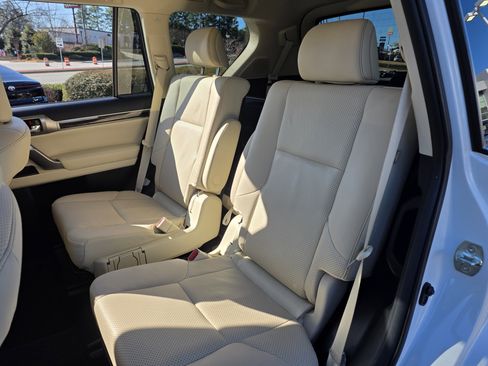 Certified 2022 Lexus GX 460 Luxury image 28