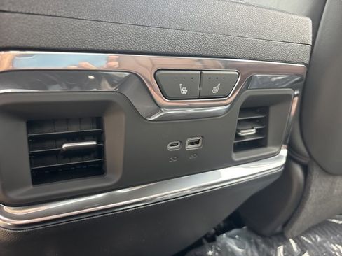 New 2026 GMC Sierra 3500 Denali Ultimate AWD/4WD image 21
