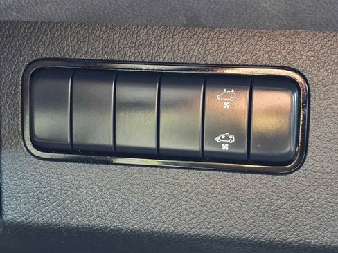 Used 2020 Mercedes-Benz Sprinter 2500 image 32