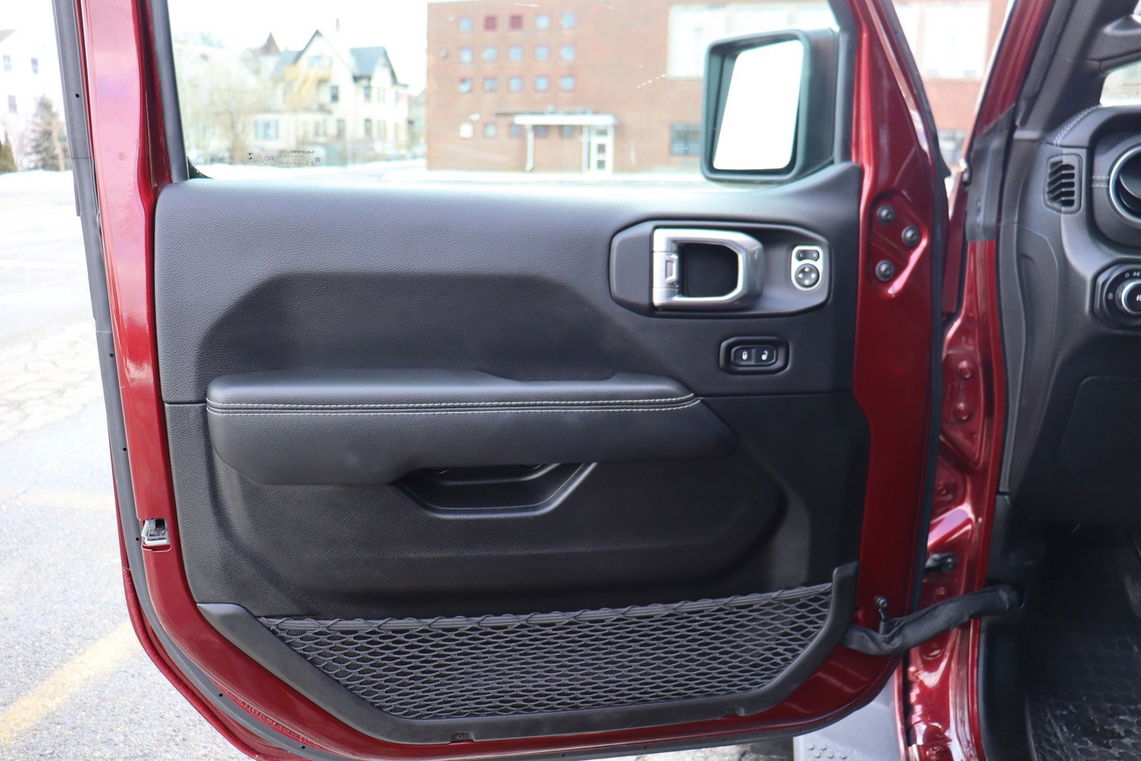 Used 2022 Jeep Wrangler Unlimited Sahara w/ Cold Weather Group AWD/4WD image 20