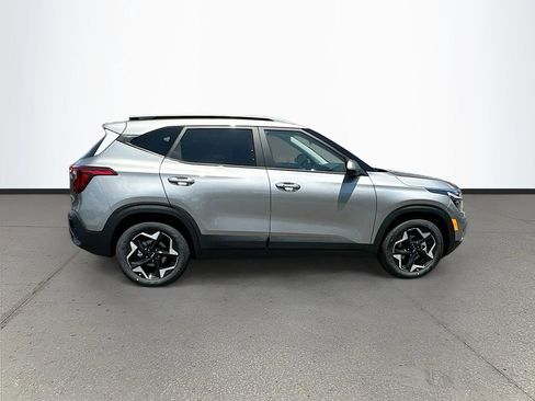 New 2026 Kia Seltos S FWD image 8