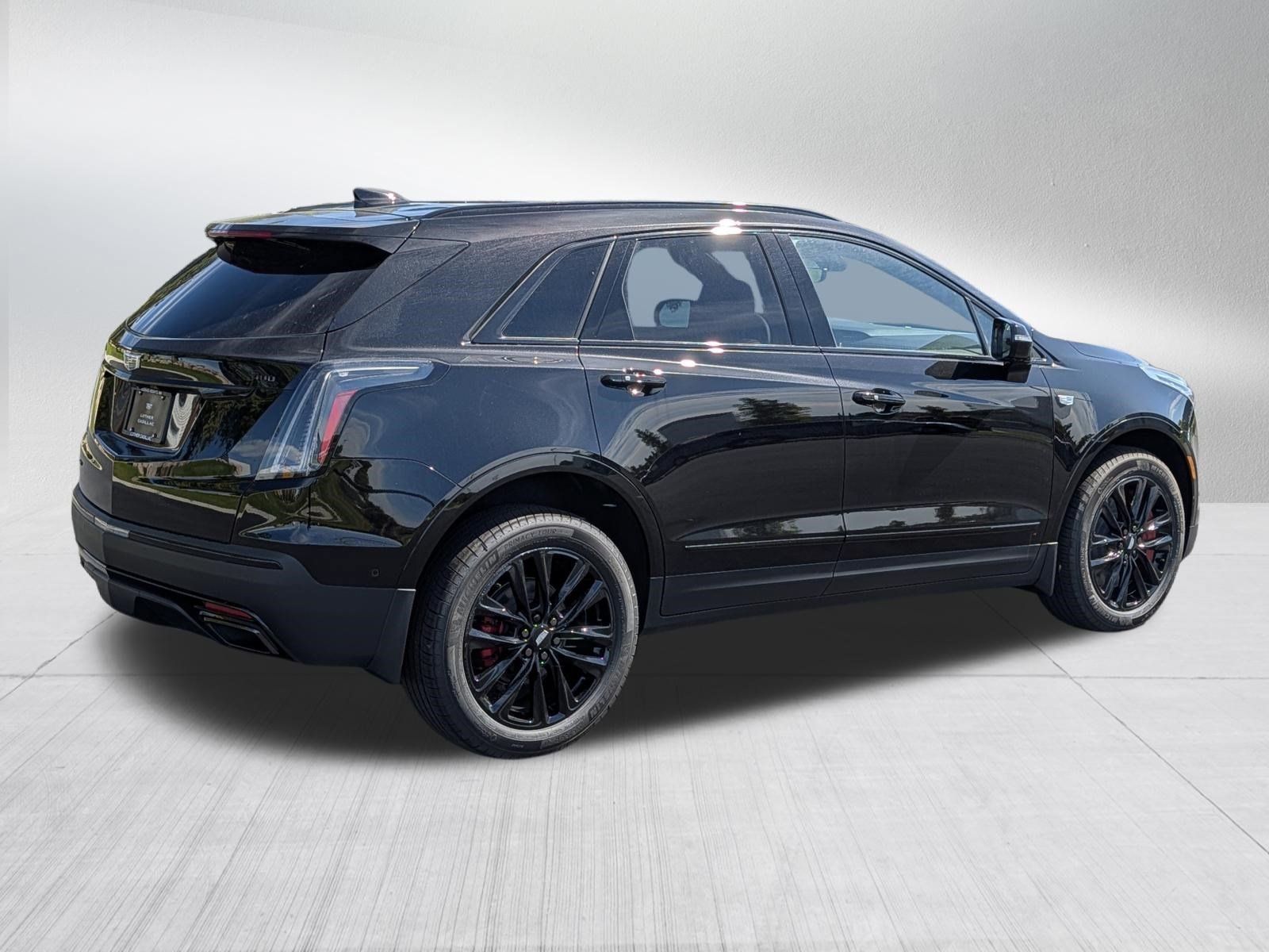 New 2026 Cadillac XT5 Sportv w/ LPO, Onyx Lite Package AWD/4WD image 6