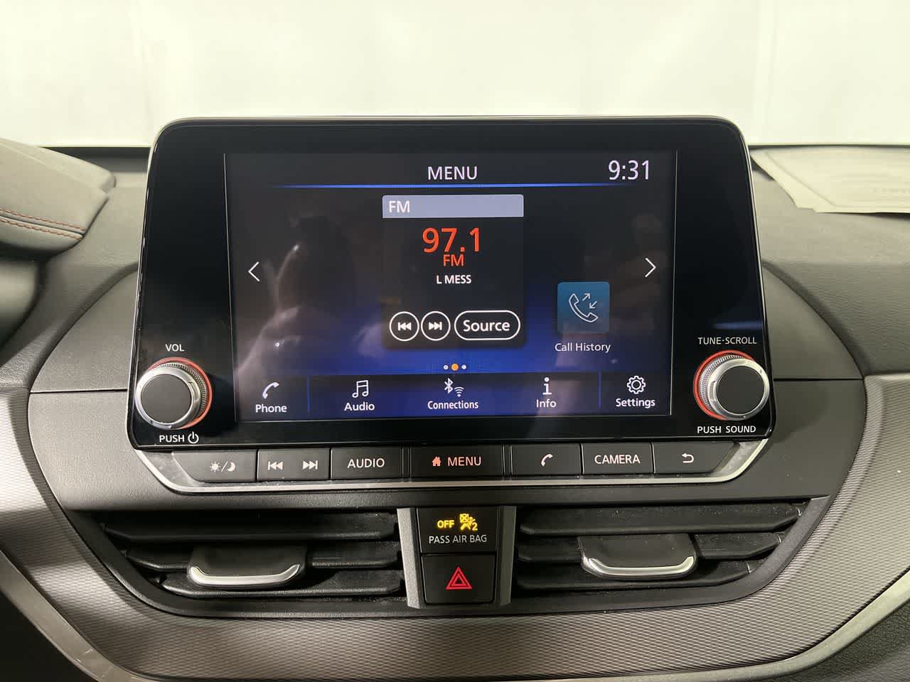 Used 2024 Nissan Altima 2.5 SR FWD image 18