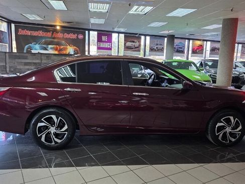 Used 2017 Honda Accord LX image 4