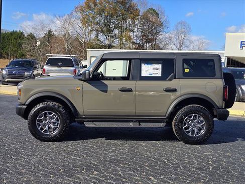 New 2025 Ford Bronco Badlands image 18