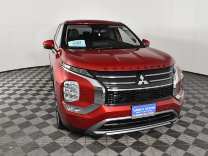 Used 2025 Mitsubishi Outlander SE