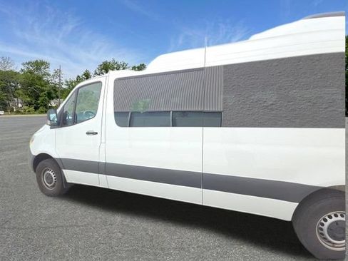 Used 2025 Mercedes-Benz Sprinter 2500 image 21