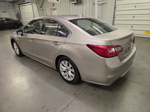 Used 2017 Subaru Legacy 2.5i Premium w/ Moonroof Package AWD/4WD image 4