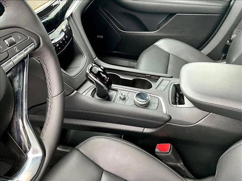 Certified 2024 Cadillac XT6 Premium Luxury AWD/4WD image 15