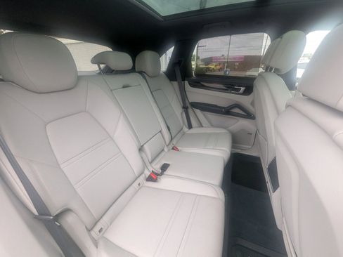 Used 2021 Porsche Cayenne S AWD/4WD image 20